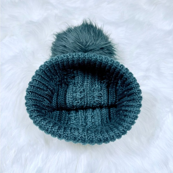 The North Face Oh Mega Fur Pom Beanie - Picture 7 of 7